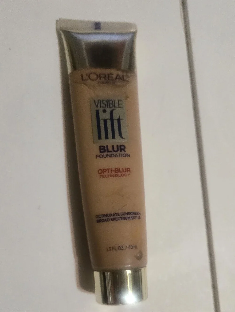 L'Oréal Visible Lift Blur Foundation - Beige 206 Natural Beige Nwot
